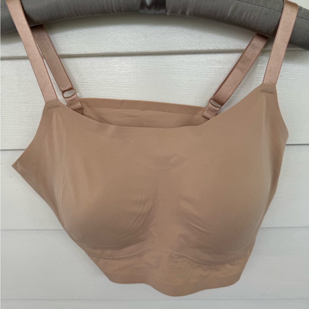 True &Co. wireless pull-on full cup bra